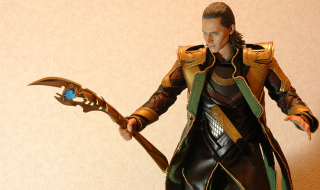 Illustration for article titled This Loki Figure Made Me Appreciate The Avengers Costume Designers